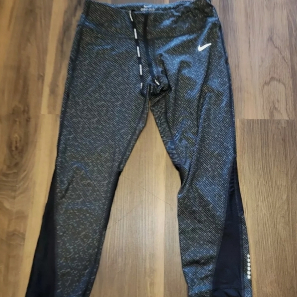 Women’s Nike Dri Fit Running Leggings tight Capri Pants Size XS back zip pocket